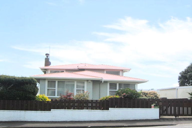 Photo of property in 256 Saint Aubyn Street, New Plymouth, 4310