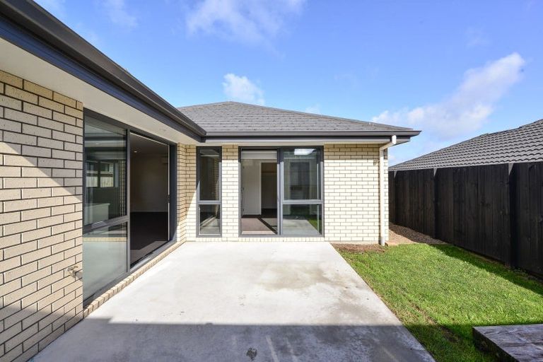 Photo of property in 11 Pragma Rise, Rototuna North, Hamilton, 3210