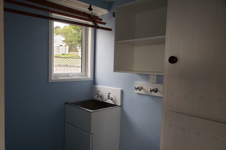 Photo of property in 54 Percy Dyett Drive, Karori, Wellington, 6012