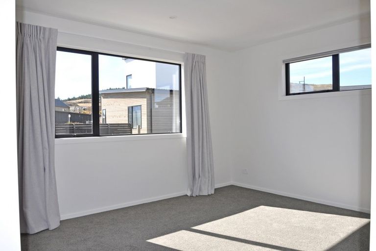 Photo of property in 6 Kapuka Lane, Wanaka, 9305