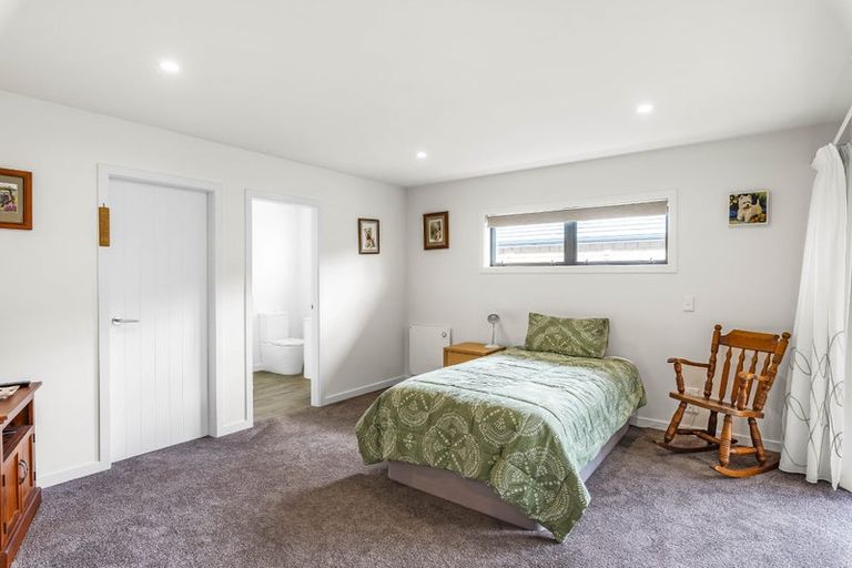 Photo of property in 2 Pohatu Lane, Otaki, 5512