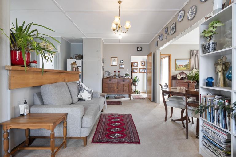 Photo of property in 5 Epsom Road, Hokowhitu, Palmerston North, 4410