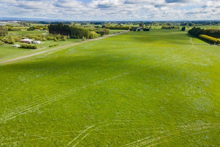 Photo of property in 33 Mckellar Road, Seaward Bush, Invercargill, 9871