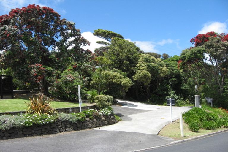 Photo of property in 292 Motutara Road, Muriwai, Waimauku, 0881