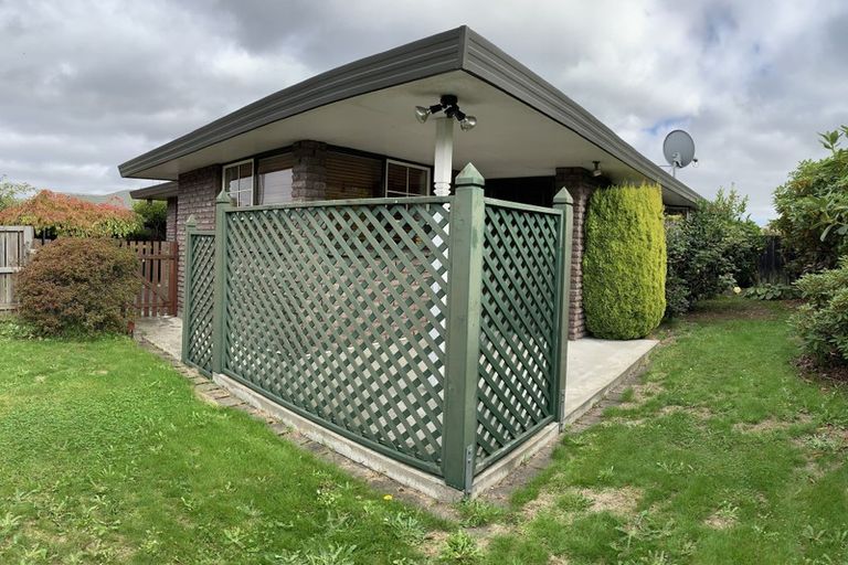 Photo of property in 1/54 Aorangi Road, Bryndwr, Christchurch, 8053