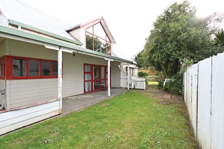 Photo of property in 1/25 Mcleod Road, Weymouth, Auckland, 2103