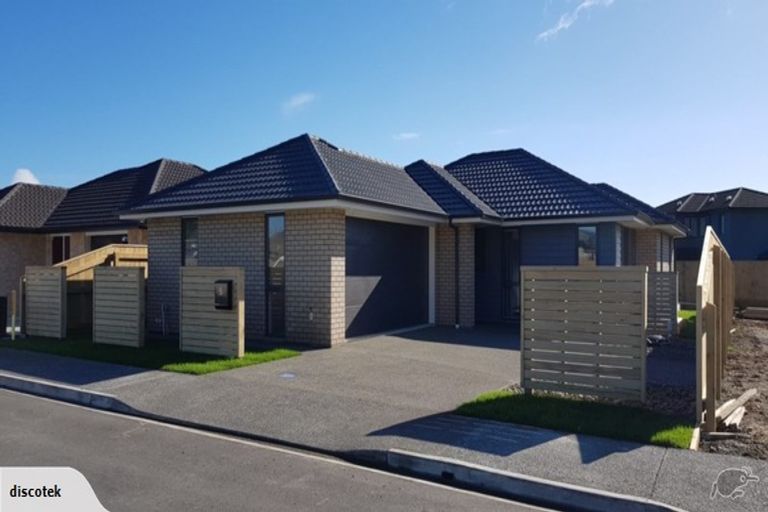 Photo of property in 5 Pohe Street, Waikanae, 5036
