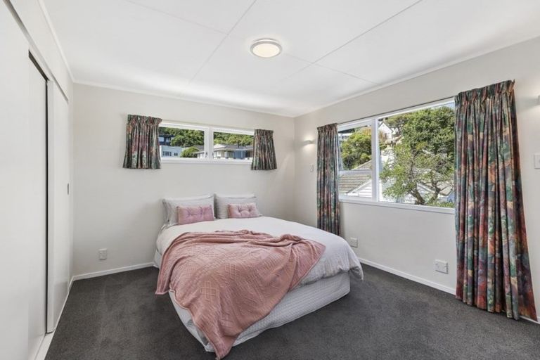 Photo of property in 7 Cherry Grove, Strathmore Park, Wellington, 6022