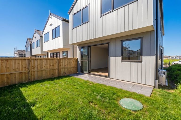 Photo of property in 15 Sails Road, Hobsonville, 0616