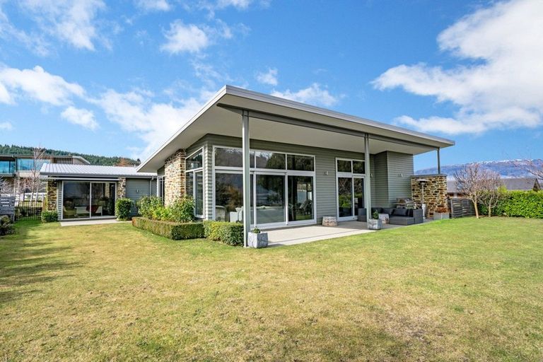 Photo of property in 20 Greenbelt Place, Wanaka, 9305