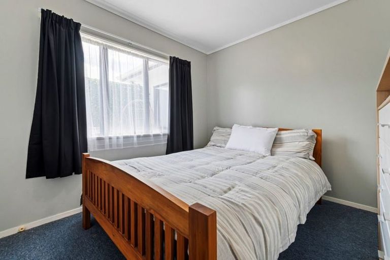 Photo of property in 2/4 Leven Lane, Totara Heights, Auckland, 2105