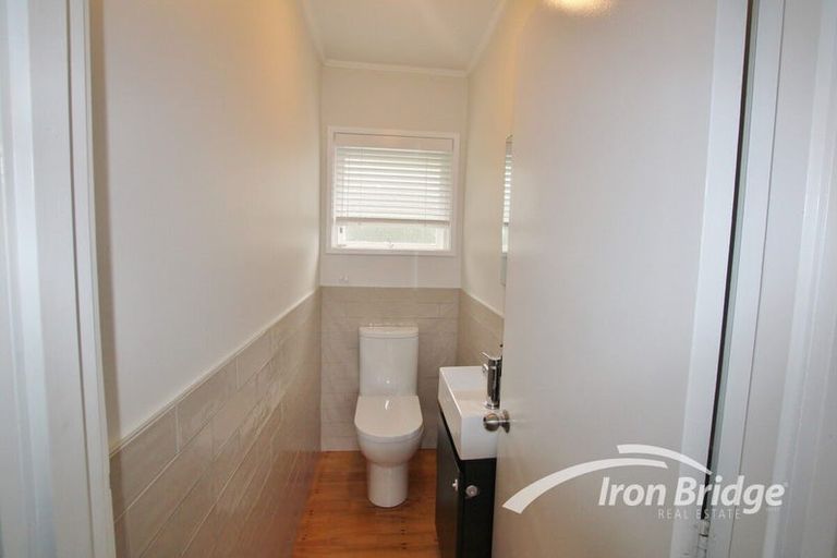 Photo of property in 24 Paragon Avenue, Beach Haven, Auckland, 0626