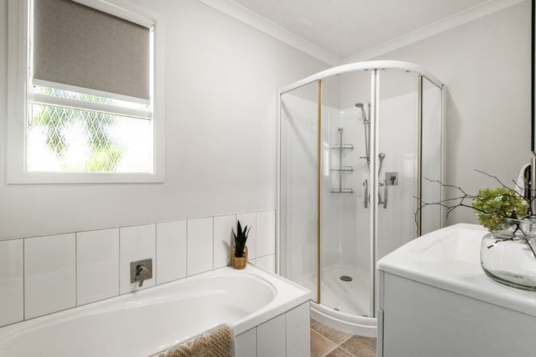 Photo of property in 17 Greenock Road, Ranui, Auckland, 0612