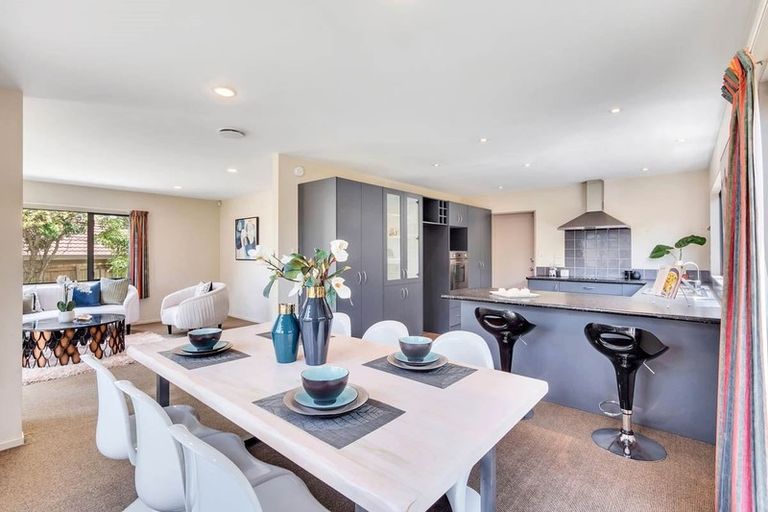 Photo of property in 16 Coventry Way, Long Bay, Auckland, 0630