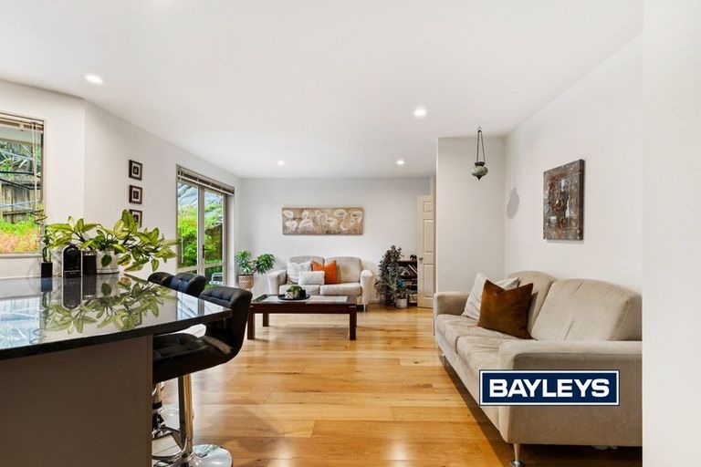Photo of property in 25 Henry Partington Place, Greenhithe, Auckland, 0632