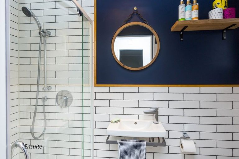 Photo of property in 23a Heretaunga Square, Silverstream, Upper Hutt, 5019