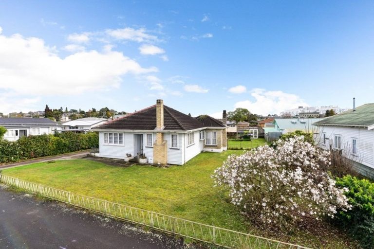 Photo of property in 11 Normandy Avenue, Melville, Hamilton, 3206