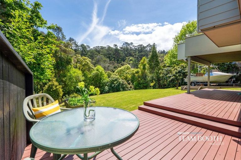 Photo of property in 126 Lynn Road, Bayview, Auckland, 0629