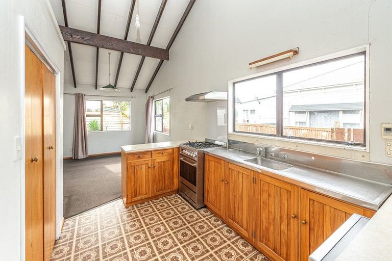 Photo of property in 19 Tongariro Street, Castlecliff, Whanganui, 4501
