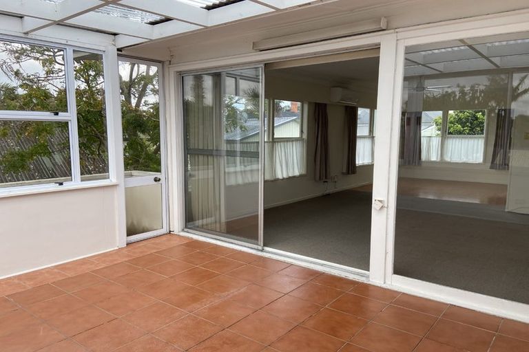 Photo of property in 1/2a Ascot Avenue, Narrow Neck, Auckland, 0624