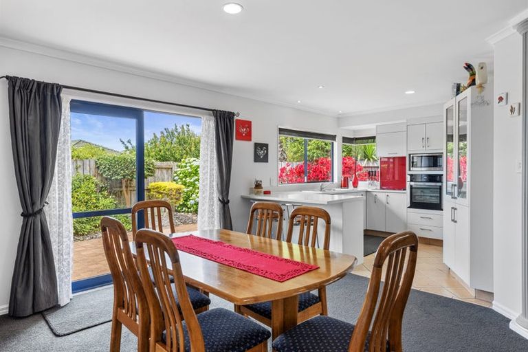 Photo of property in 37 Beachlands Place, Papamoa Beach, Papamoa, 3118