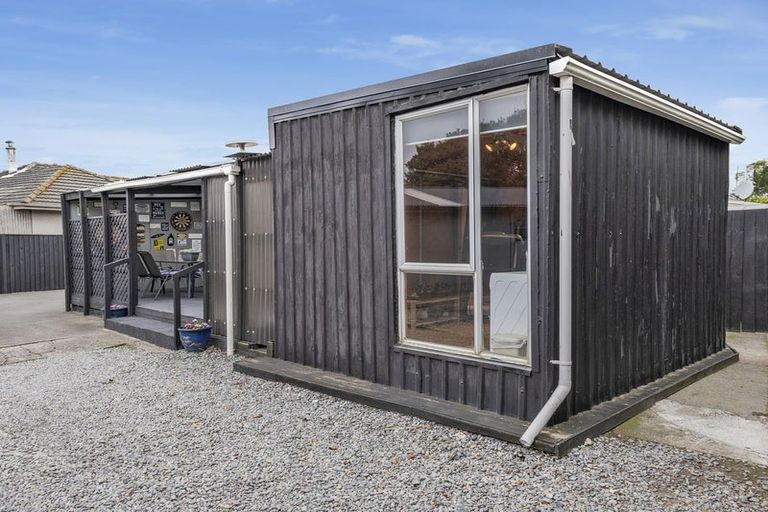 Photo of property in 194 Springs Road, Hornby, Christchurch, 8042