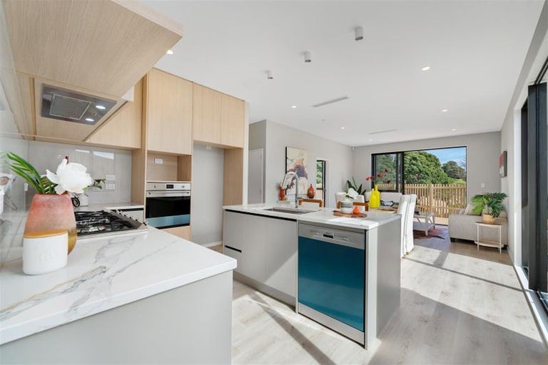 Photo of property in 34 Whakairo Crescent, Gulf Harbour, Whangaparaoa, 0930
