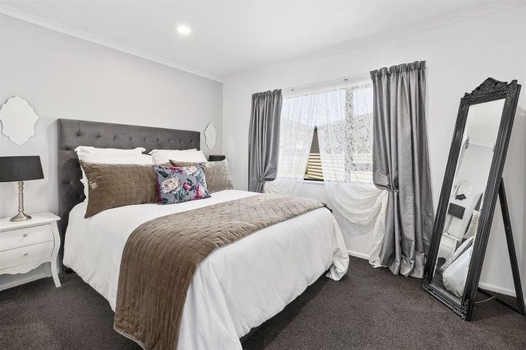 Photo of property in 43a Apple Terrace, Ranui, Porirua, 5024