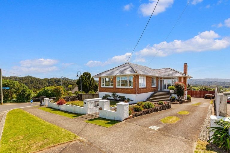 Photo of property in 7 Phillip Avenue, Glen Eden, Auckland, 0602