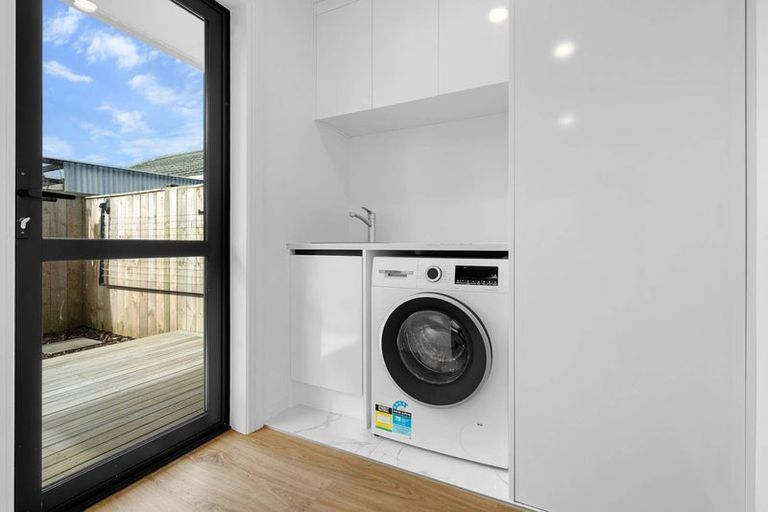 Photo of property in 1/2 Dolphin Street, Pakuranga, Auckland, 2010