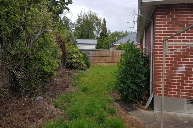 Photo of property in 33 Joyce Crescent, Ilam, Christchurch, 8041