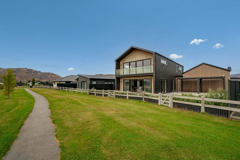 Photo of property in 13 Quigley Crescent, Cromwell, 9310