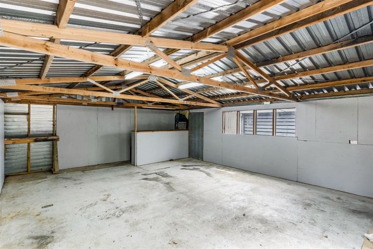 Photo of property in 2/23 Tawa Road, Te Atatu Peninsula, Auckland, 0610
