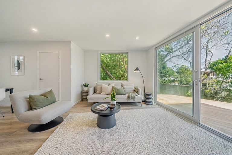 Photo of property in 1a Nikau Grove, Woburn, Lower Hutt, 5010