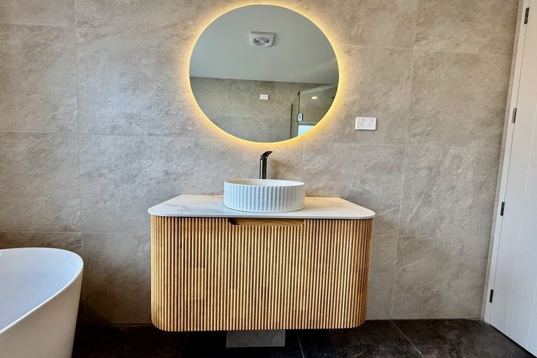 Photo of property in 77c Schoolside Road, Kumeu, 0810