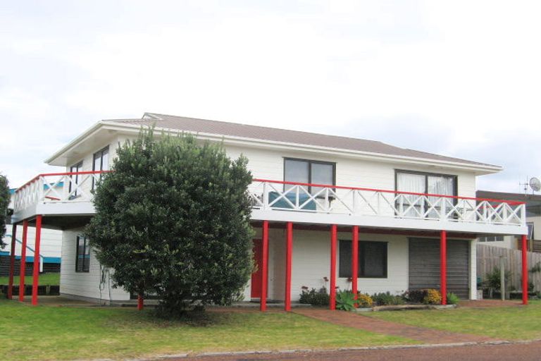 Photo of property in 12 Braddock Grove, Pauanui, Hikuai, 3579