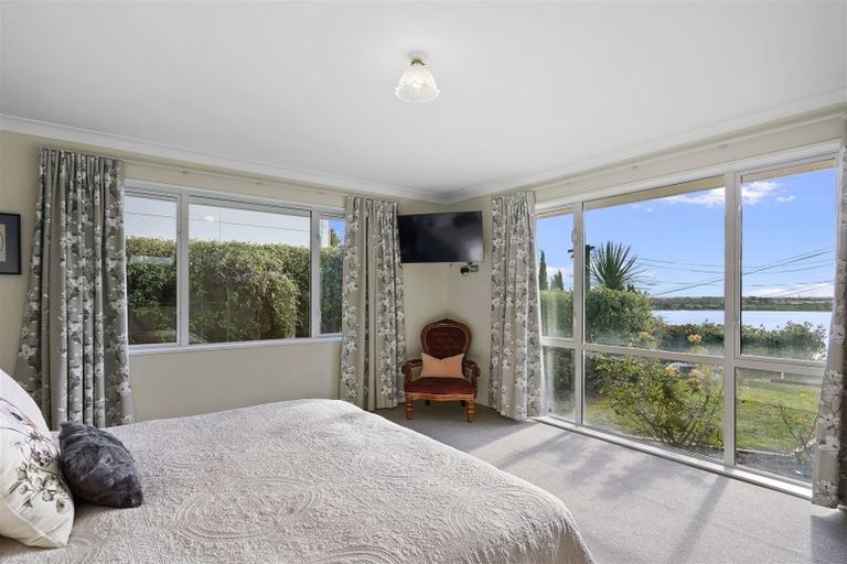 Photo of property in 18 Saint Andrews Hill Road, Mount Pleasant, Christchurch, 8081