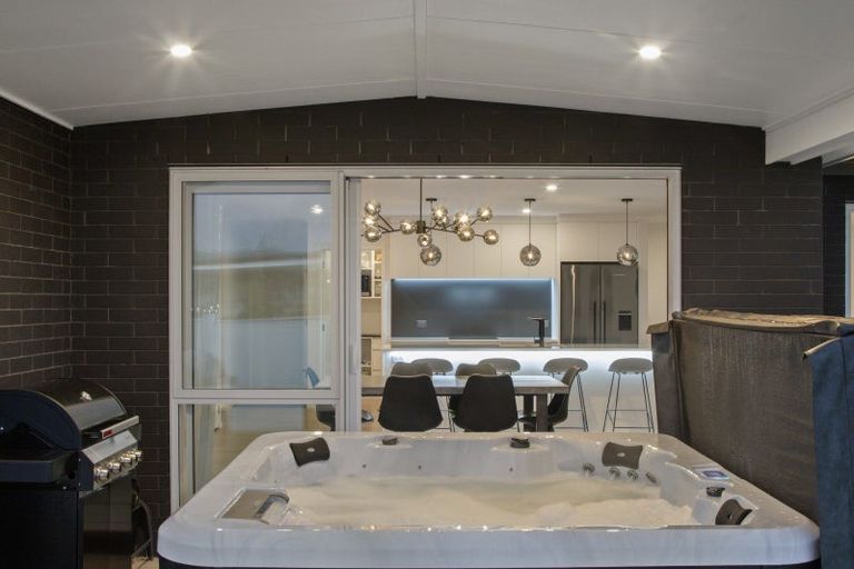 Photo of property in 15 Catherine Mclean Road, Pukekohe, 2120