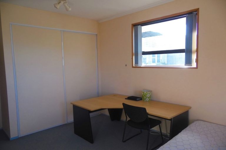Photo of property in 2 Resolution Place, Bryndwr, Christchurch, 8053