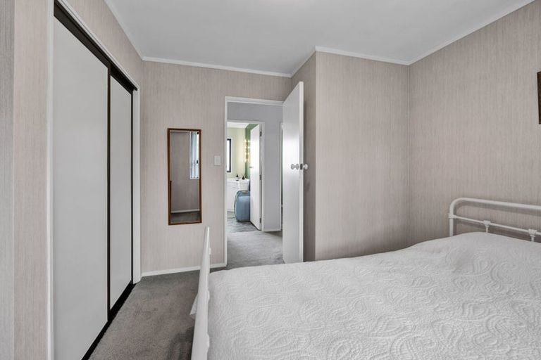 Photo of property in 2 Ngahere Street, Inglewood, 4330