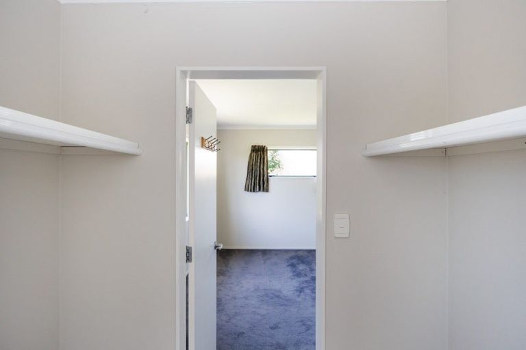Photo of property in 24 Lydia Place, Kelvin Grove, Palmerston North, 4414