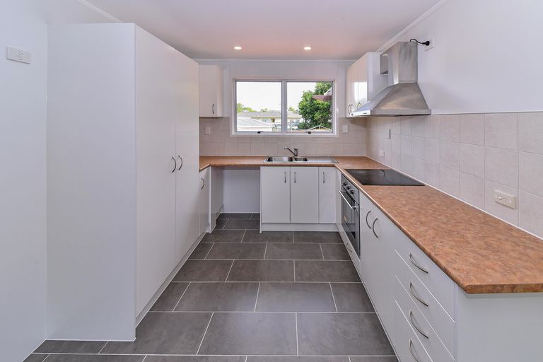 Photo of property in 24 Hyperion Drive, Randwick Park, Auckland, 2105