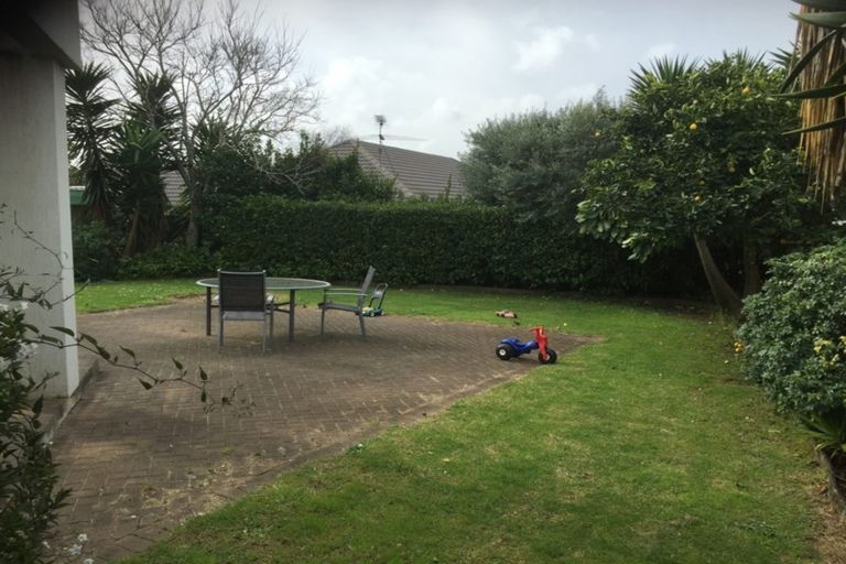 Photo of property in 19 Suncrest Drive, West Harbour, Auckland, 0618