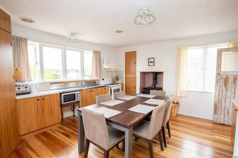 Photo of property in 33 Hayward Road, Ngatea, 3503