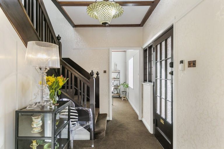 Photo of property in 323 The Terrace, Te Aro, Wellington, 6011