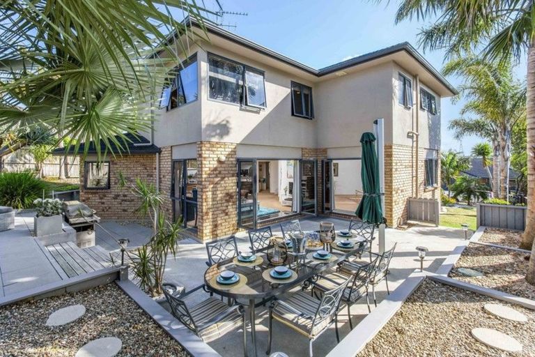 Photo of property in 34 Byblos Place, The Gardens, Auckland, 2105