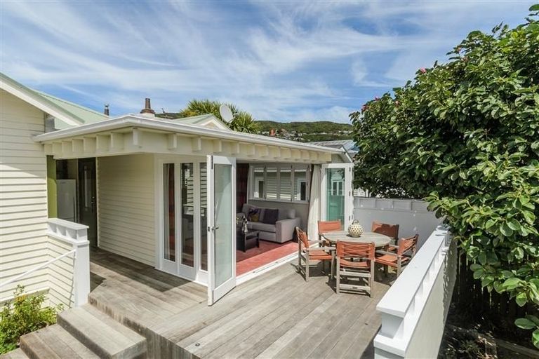 Photo of property in 14 Firth Terrace, Karori, Wellington, 6012