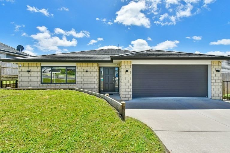 Photo of property in 13 Muirhill Place, Pokeno, 2402