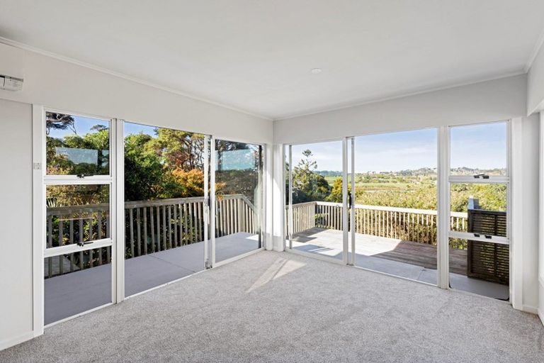 Photo of property in 109-111 Whangaparaoa Road, Red Beach, 0932