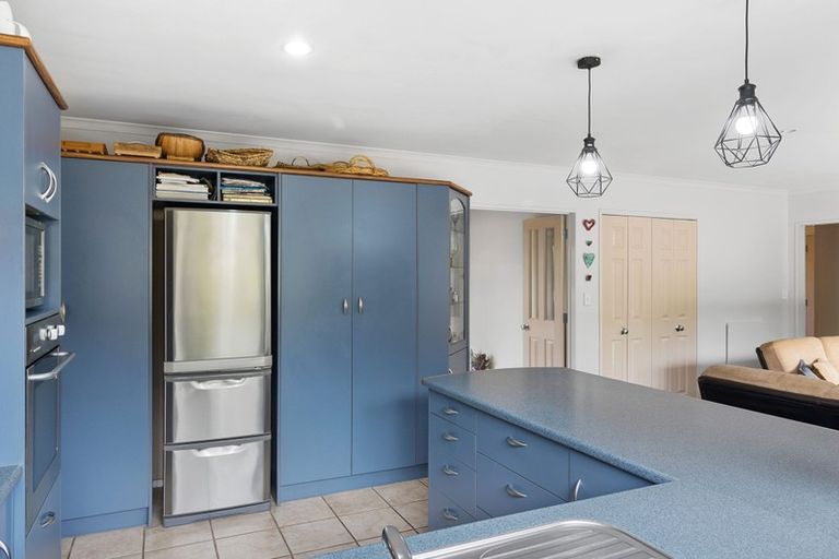 Photo of property in 16 Dorchester Place, Nawton, Hamilton, 3200